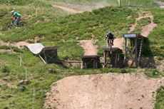 Biker auf einer der Schanzen