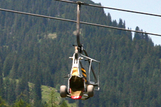 Transport von Mountainkart mit dem Lift